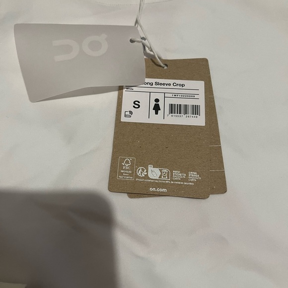 NWT🩷ON RUNNING🤍LONG SLEEVE WORKOUT TOP & LEGGINGS - Picture 4 of 16